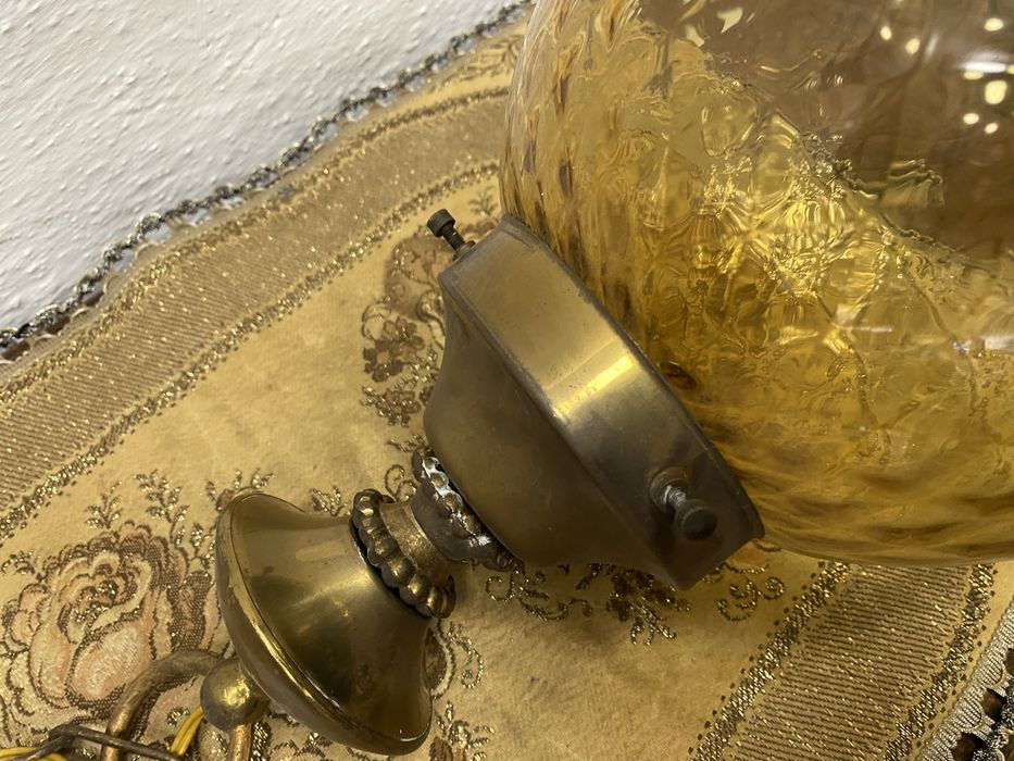 Винтидж белгийски полилей с кехлибарено стъкло и месинг 1950-те