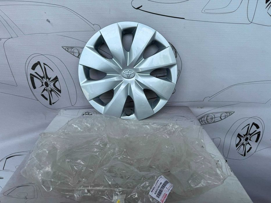 Capac Roată R14 Gri Argintiu Toyota Yaris 42602-0D190 2015 / [2015-2020] / (4B2)