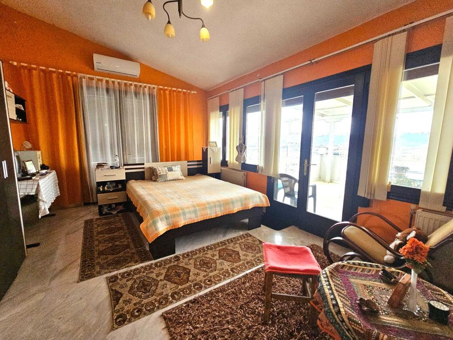 ПРОДАВА се самостоятелна къща 210кв.м. в центъра на DRAMA (код 8123)