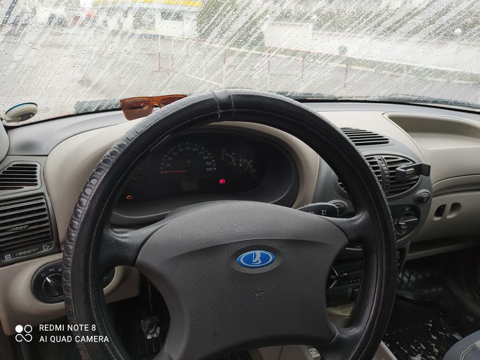 Lada kalina sotiladi