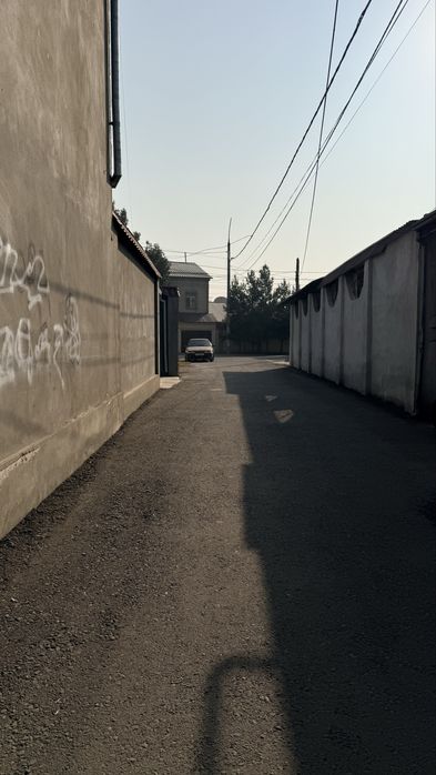 6 sotlik yer, Sergeli — «Elegant» kafesi ortida