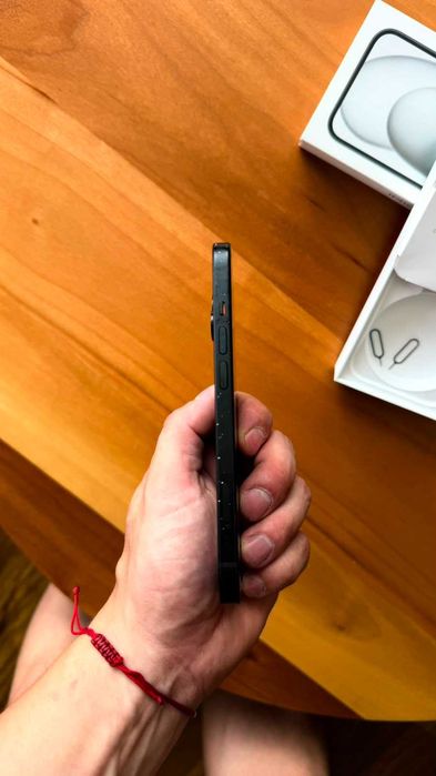 Apple iPhone 15 - 128GB