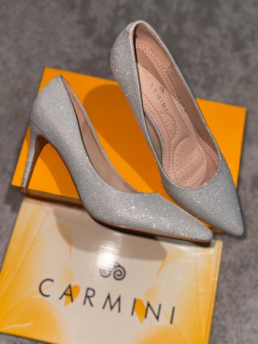 Продам женские туфли 38 р.