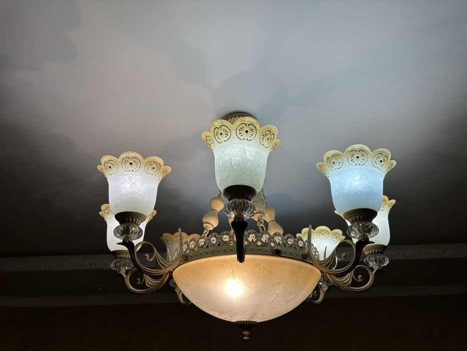 Продам разрые люстры б/у