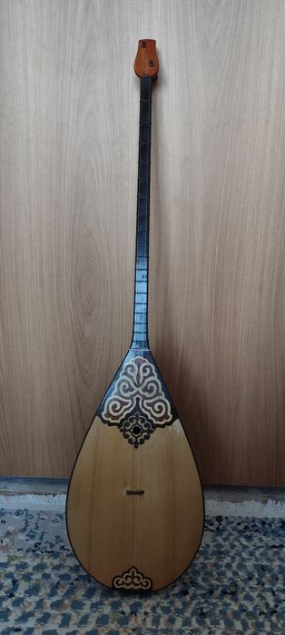 Домбыра сатылады