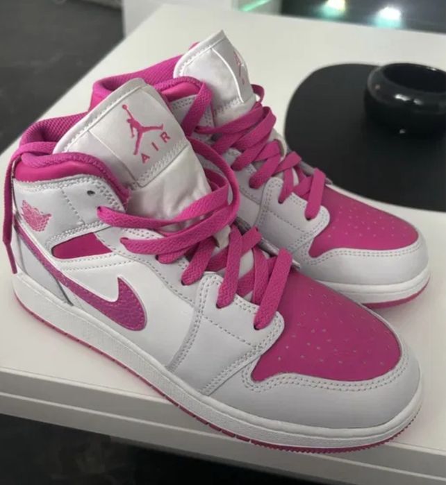 Air jordan 1 mid fire pink