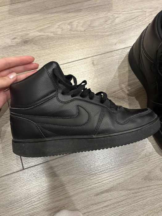 Кроссовки Nike б/у в идеальном состоянии