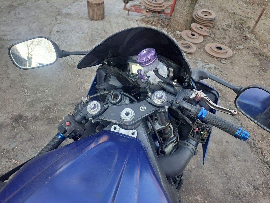 Vând piese yamaha r6 2004