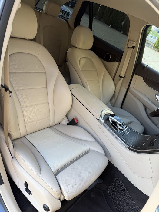 Mercedes-Benz GLC/4Matic 4x4//Bi-Xenon/Automat/Piele crem/Start Stop