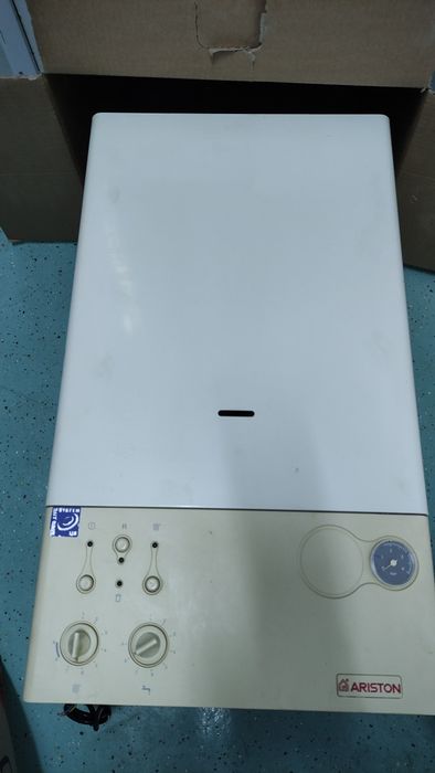 Centrala ariston sau bosch