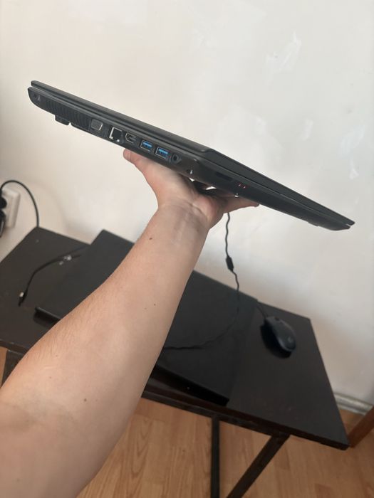 Laptop Acer Aspire E5-573