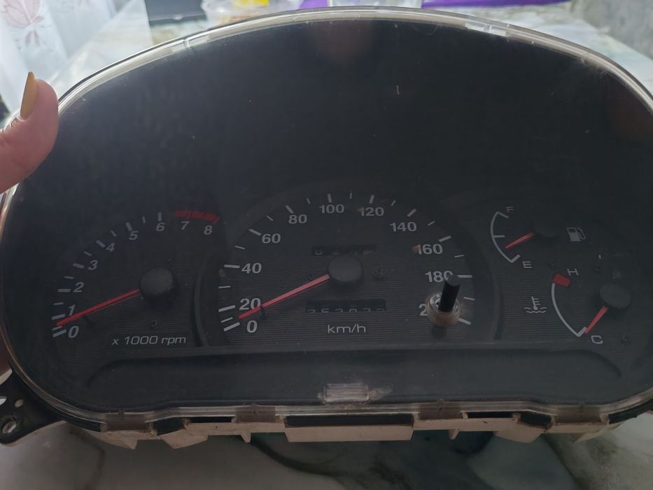 Hyundai Accent щиток приборов