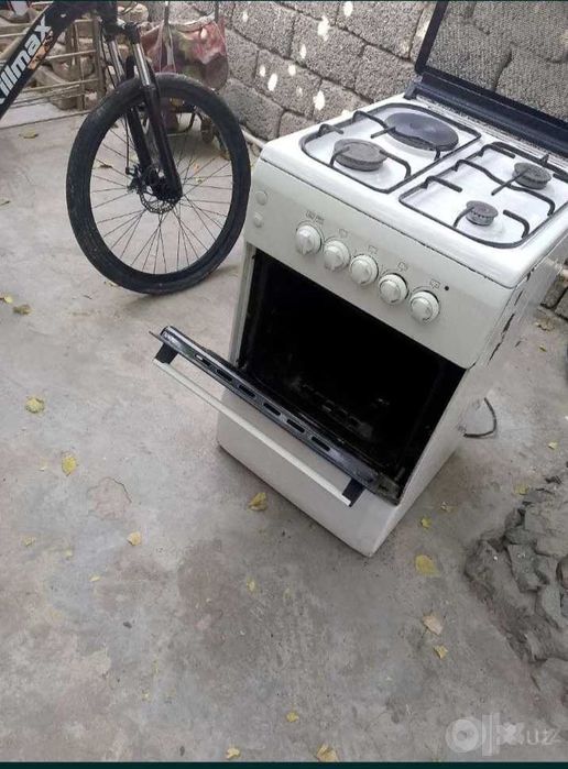 Продаётся газовая плита Артель.