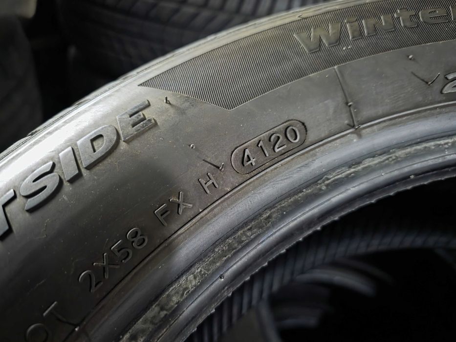 2бр Зимни гуми 205 55 17 - Hankook