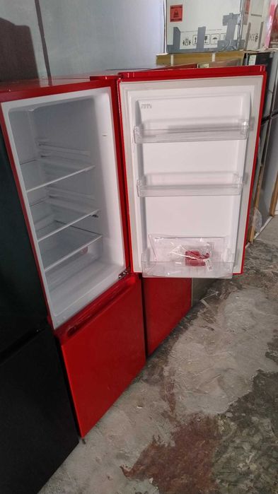 Комбиниран Хладилник с фризер Bomann 175 л Червен 143 см