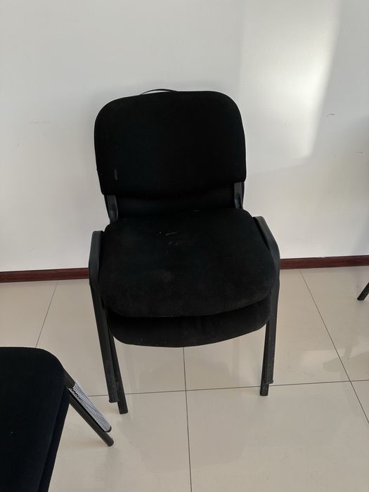 Продам стулья офисные