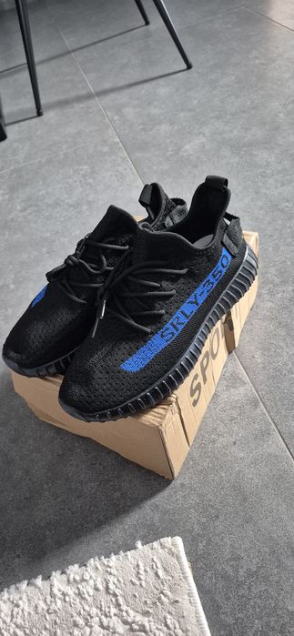 Adidas yezzy noi