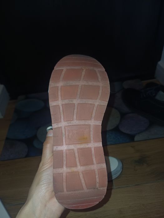 Кроссовки на девочку