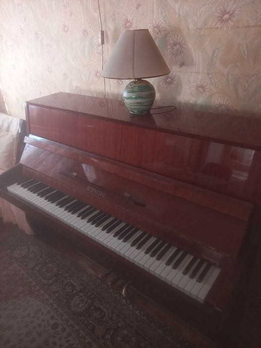 Отлично Пиано марка Етюд съдействие за транспорт