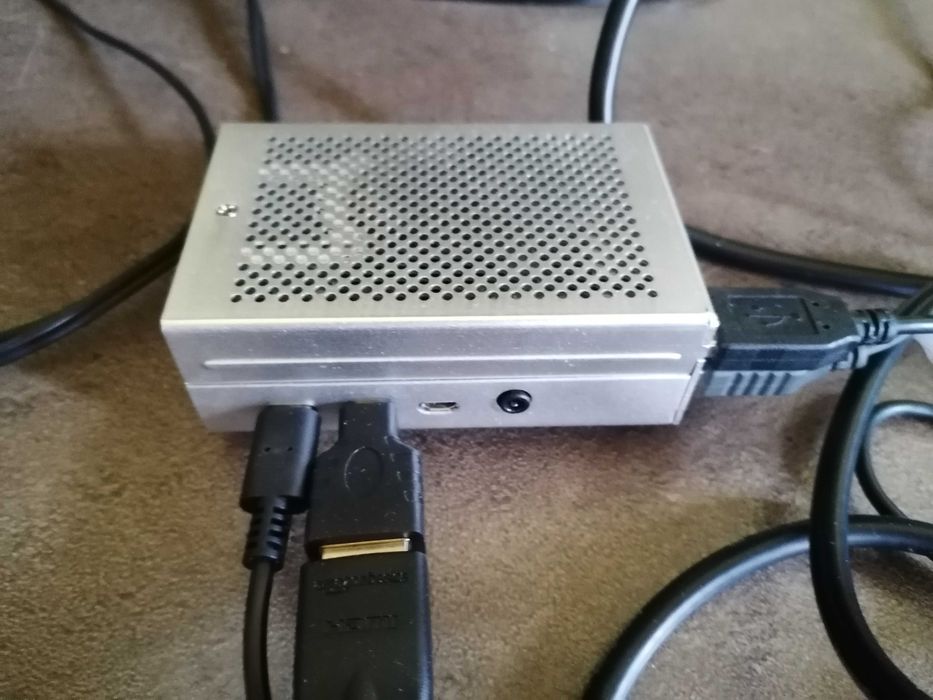 raspberry pi 4 2gb +carcasa+sursa