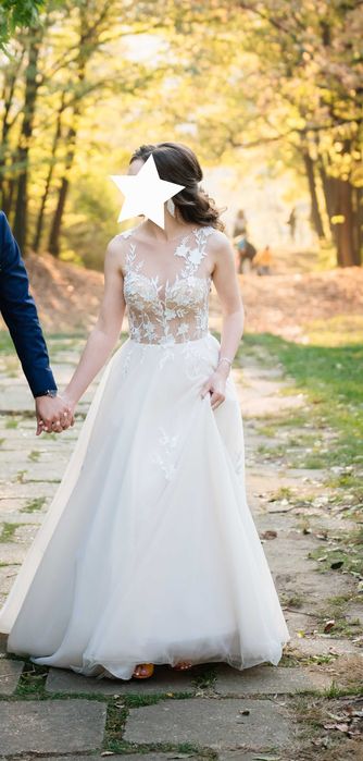 Rochie de mireasa marimea 36, cu trena, crinolina si voal
