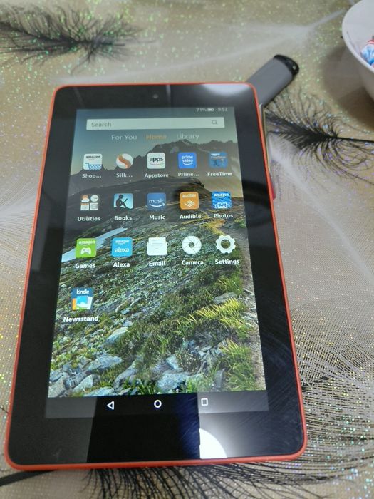 Vind amazon fire generația 5 cu peste 2300 de cărți în limba română