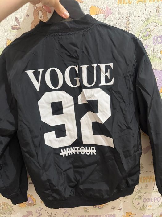 Продам весенний бомбер