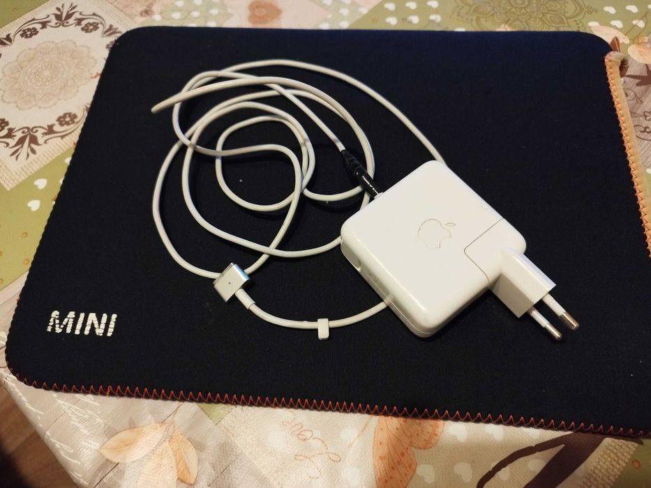 Лаптоп Apple MacBookAir 13.3