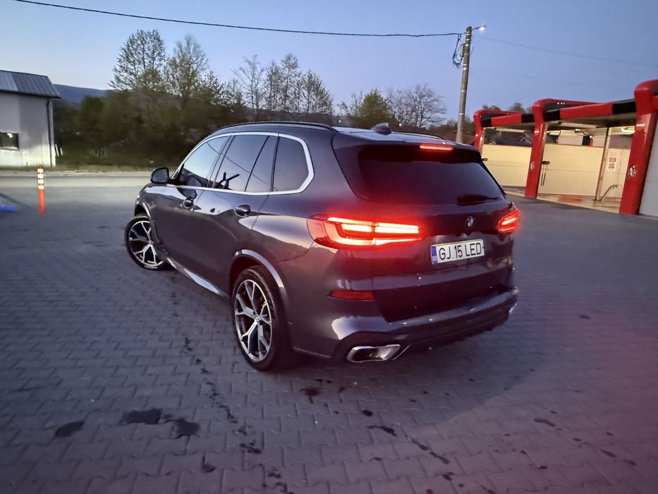 Bmw G05 x5  M pachet full suv 4x4 suspensie pneumatica , carlig
