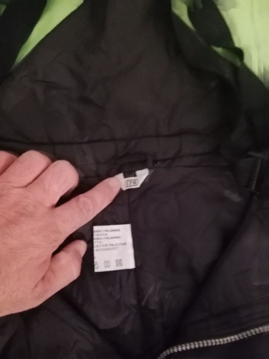 Горнолыжный костюи