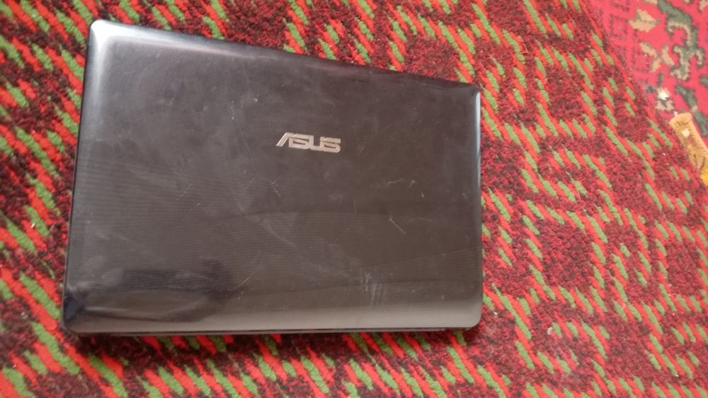 Noutbuk Asus brendidan