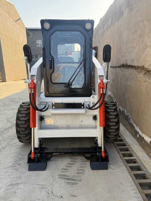 Bobkat Bobket мини погрузчик JC45 Skid Steer Loader