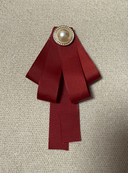 Елегантни брошки