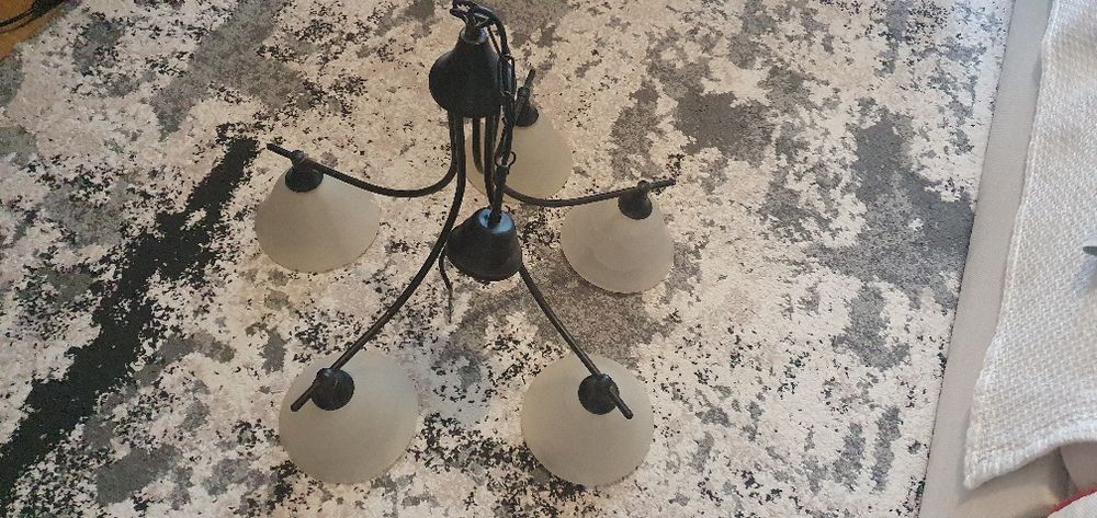 lustra cu 5 brate 200 lei