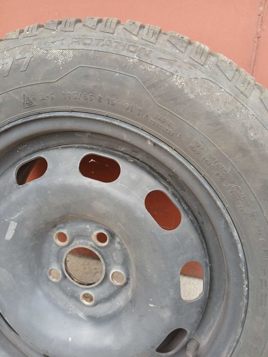 Продавам зимни гуми Унироял с джанти