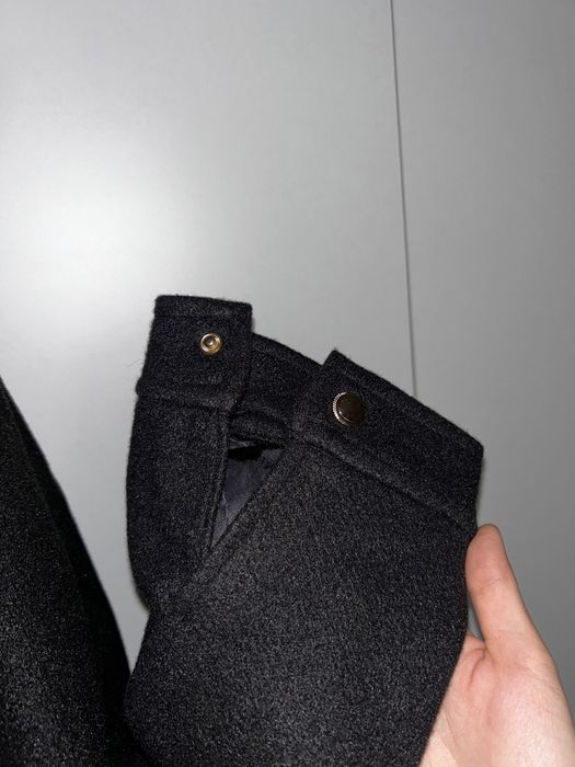 Продаю черную куртку