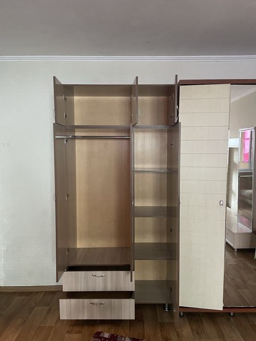 Шкаф в спальню б/у
