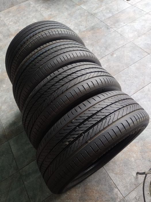 Vând cauciucuri noi Continental PremiumContact C 235/50 R19 pt SUV