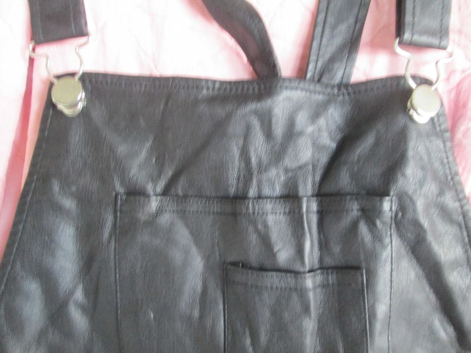 pantalon scurt cu piept dame M