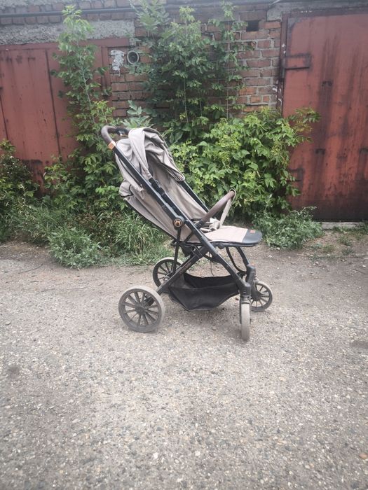 Продам детскую коляску