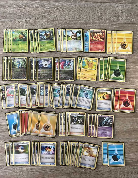 Pokemon TCG колекция