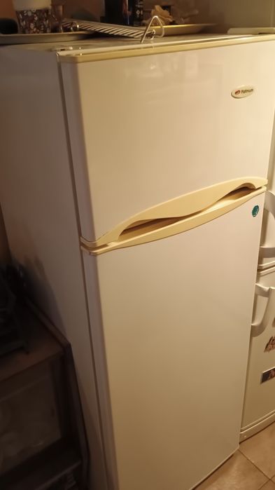 Frigider cu congelator Platinium