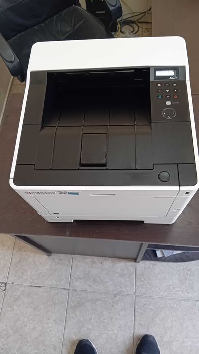Отличен! Лазерен принтер Kyocera p2040 dn с дуплекс и мрежа