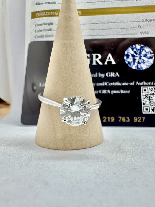 Сребърен пръстен с мойсанит (Диамант) 2 карата