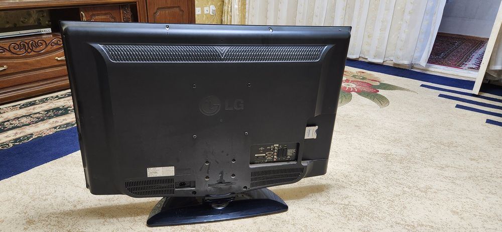 Продам телевизор LG43