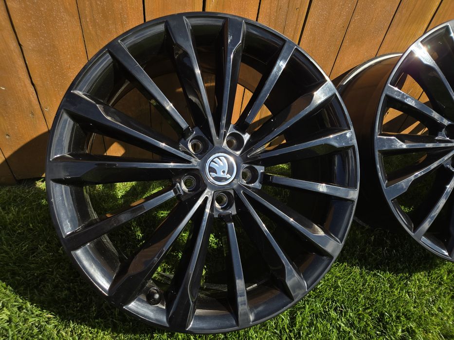 Jante Skoda Superb Originale 19 - model Trinity