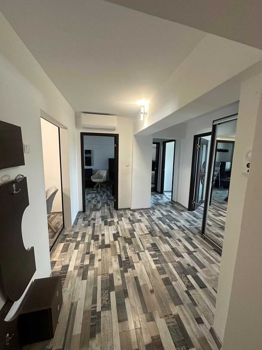 Proprietar-Vand apartament cu 3 camere Buhuși, str.1 mai