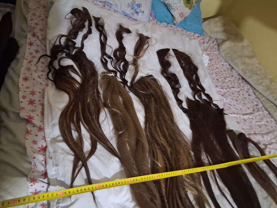 Продавам коса кичури