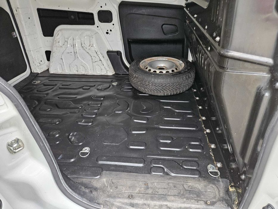 Opel Combo an 2013 1.3CDTI  188.000 KM 100% REALI Climă Geamuri electrice Oglinzi electrice Unic Proprietar Germania stare foarte bună