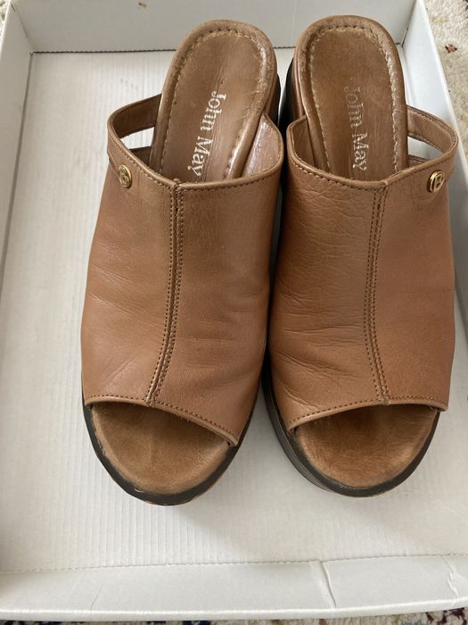 Шлепанцы на платформе 38 р